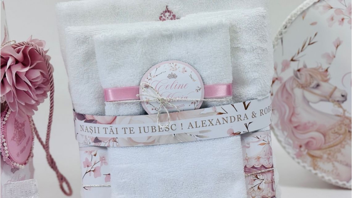 Trusou botez carusel cu cai roz pal si flori pastelate Pink Carousel 18